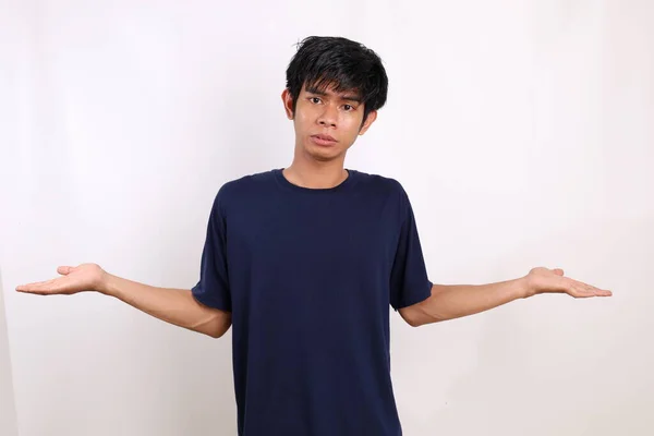 Aziatische Jongeman Met Onwetendheid Uitdrukking Gebaar Geïsoleerd Witte Achtergrond — Stockfoto