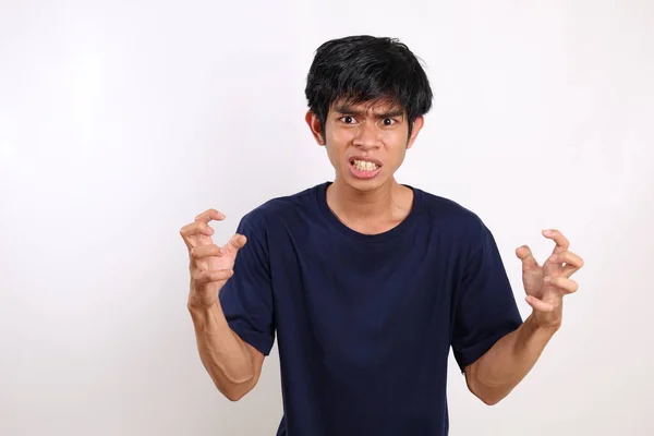 Porträt Eines Jungen Asiatischen Mannes Der Mit Wütender Miene Und — Stockfoto