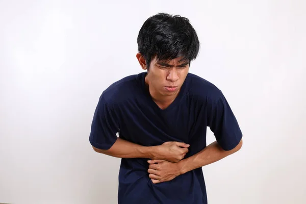 Joven Hombre Asiático Casual Que Sufre Dolor Estómago Aislado Sobre — Foto de Stock