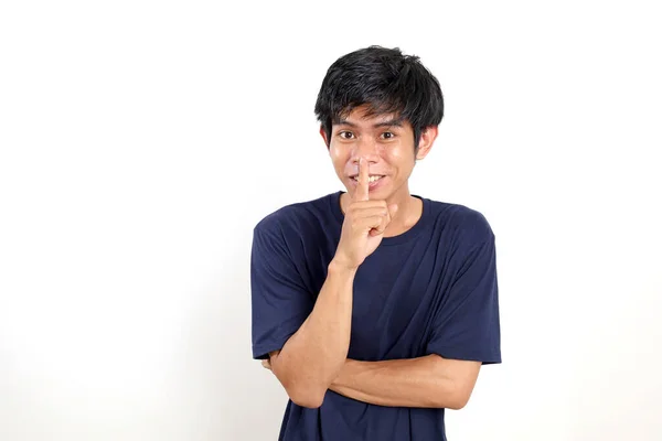 Ung Asiatisk Man Med Tyst Gest Höll Hemligt Koncept Isolerad — Stockfoto