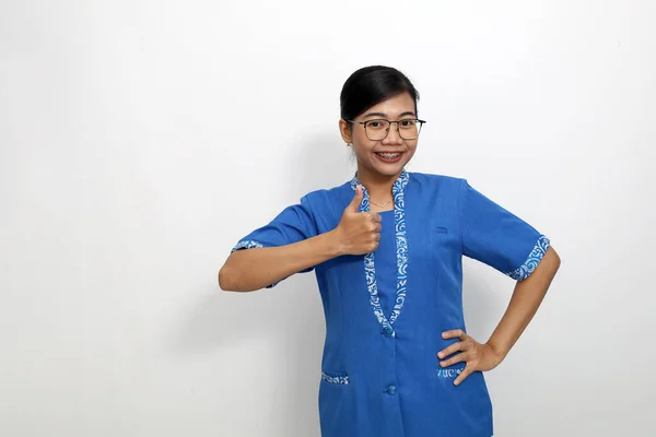 Joyful Jovem Mulher Asiática Mostrando Polegares Para Cima Isolado Sobre — Fotografia de Stock
