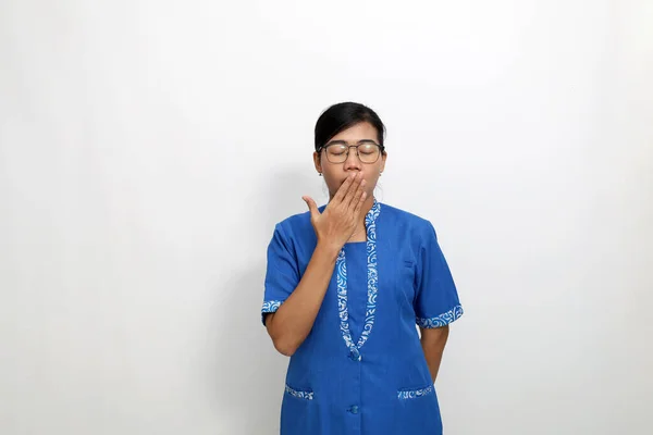Junge Asiatische Angestellte Beim Gähnen Stehend Schläfriges Konzept Isoliert Auf — Stockfoto