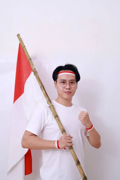 Hombre Asiático Celebra Día Independencia Indonesia Agosto Con Bandera Indonesia — Foto de Stock