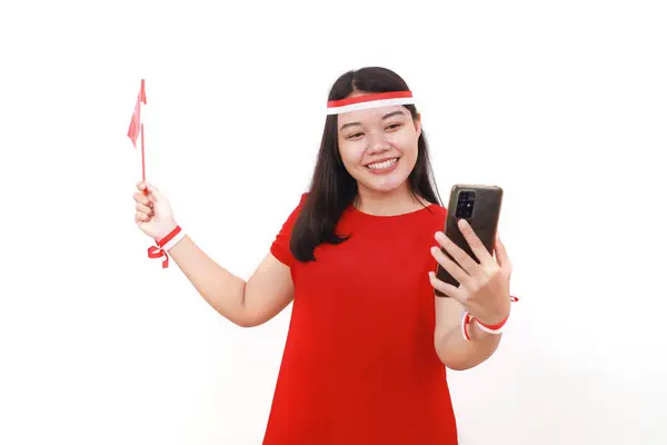 Spännande Ung Indonesisk Flicka Håller Röd Vit Flagga Samtidigt God — Stockfoto