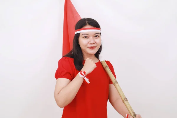 Junge Indonesische Mädchen Feiern Den Unabhängigkeitstag Während Sie Die Rot — Stockfoto