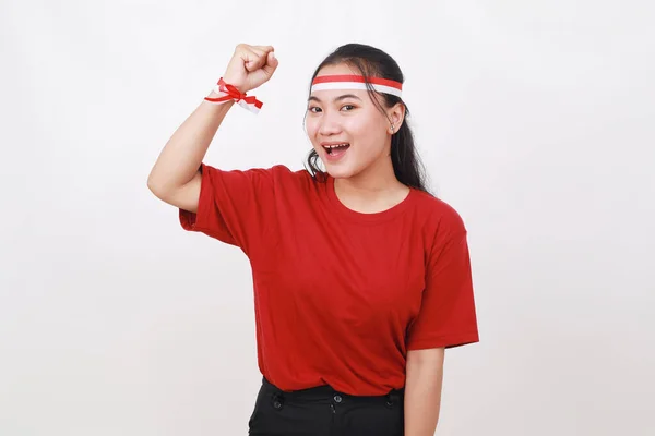 Glad Ung Indonesisk Flicka Fira Indonesiska Självständighetsdagen Med Näve Händer — Stockfoto