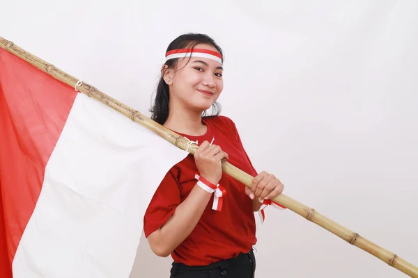 Joven Niña Indonesia Celebrar Día Independencia Mientras Sostiene Bandera Blanca —  Fotos de Stock
