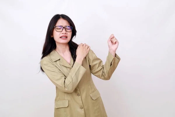 Jovem Mulher Asiática Bonita Traje Funcionário Público Sofrendo Ombros Doloridos — Fotografia de Stock