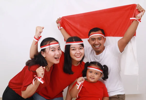 Gruppe Multiethnischer Menschen Die Den Indonesischen Unabhängigkeitstag Feiern Isoliert Auf — Stockfoto