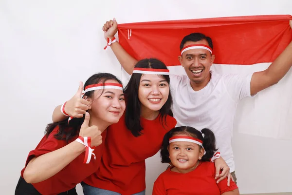 Kelompok Masyarakat Multirasial Merayakan Hari Kemerdekaan Indonesia Terisolasi Pada Latar — Stok Foto