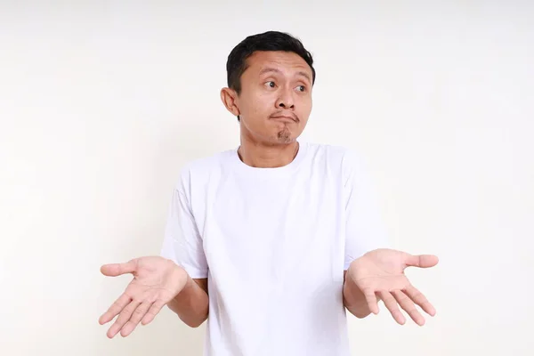 Aziatisch Grappig Man Staan Met Verward Gezicht Uitdrukking Vragen Hand — Stockfoto