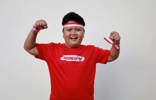 Niño Indonesio Celebra Día Independencia Indonesia Con Atributo Rojo Blanco — Foto de Stock