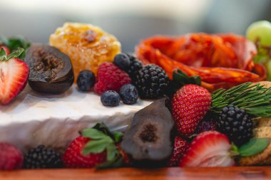 Süslü lezzetli gurme aperatifleri. Kapatın, seçici odaklanın.