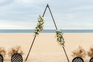 Güzel bir tören düzenlendi, sahil kreasyonu.