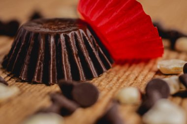 Ev yapımı çikolata ve fıstık ezmesi.