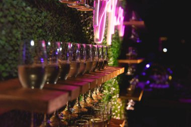 Masa takımı, sofra kurmak, yemek ve yemek servisi yapmak için kullanılan bulaşık takımıdır. Çatal bıçak takımı, cam eşyalar, servis tabakları ve pratik ve dekoratif amaçlar için eşyalar da dahil.