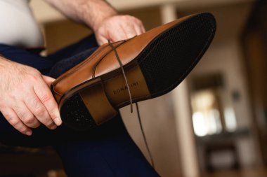 Los Cabos, Meksika-2023 düğün ayakkabıları gelinlik / damat düğün gününün çok önemli bir aksesuarıdır. Kıyafet, kıyafet, tarz, renk ve boy kültüre bağlıdır.