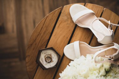 Los Cabos, Meksika-2023 düğün ayakkabıları gelinlik / damat düğün gününün çok önemli bir aksesuarıdır. Kıyafet, kıyafet, tarz, renk ve boy kültüre bağlıdır.