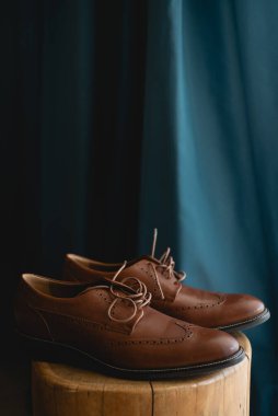 Düğün ayakkabıları gelin ve damadın düğün gününün çok önemli bir aksesuarıdır. Bu da tüm kıyafet, malzeme, tarz, renk ve boy kültürüne bağlıdır.