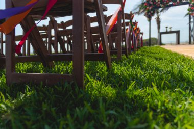 Güzel bir düğün hazırlığı, plaj töreni.