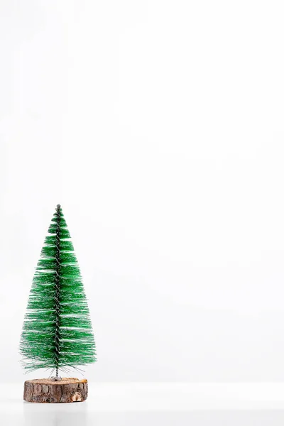 Karácsonyfa Fehér Háttérrel Karácsony Tél Újév Koncepció — Stock Fotó