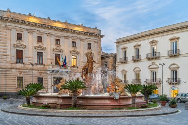 Ortigia Adası Syracuse Sicilya 'daki Diana Çeşmesi