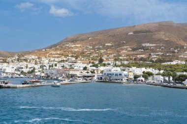 Yunanistan 'ın Cyclades adalarından biri olan Paros kasabası