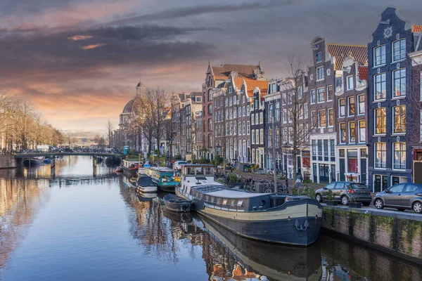Typisk Kanal Scen Amsterdam Nederländerna Stockbild