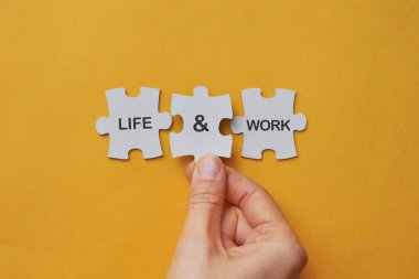 Üzerinde yazı olan bulmacalar: hayat ve iş. İş-yaşam dengesi