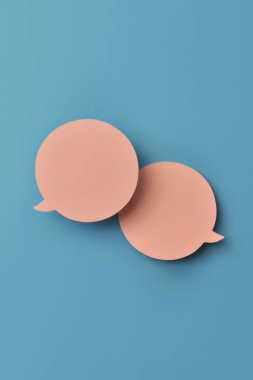 İki sohbet bulutu. Yazma ihtiyacının sembolü, bir şey sor.