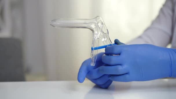 Close Hands Gynecologist Gloves Holding Cusco Vaginal Speculum Unrecognizable Caucasian — Stock Video
