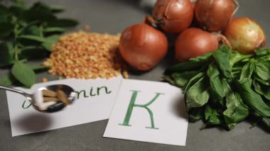 Genel refah için gerekli K vitaminini etkin bir şekilde sağlayan çeşitli besin değeri yüksek gıdaları keşfedin ve keşfedin.