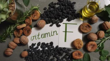 F vitamininin doğal bileşenleri ve sağlıklı besin seçeneklerini içeren önemli rolünü araştırın ve öğrenin.