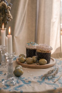 Ortodoks paskalya kekleri ve yumurtaları