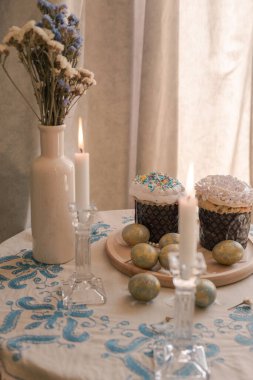 Ortodoks paskalya kekleri ve yumurtaları