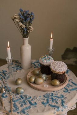 Ortodoks paskalya kekleri ve yumurtaları