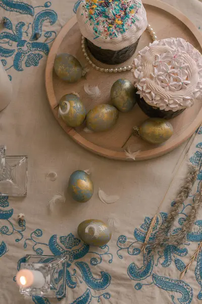 Ortodoks paskalya kekleri ve yumurtaları