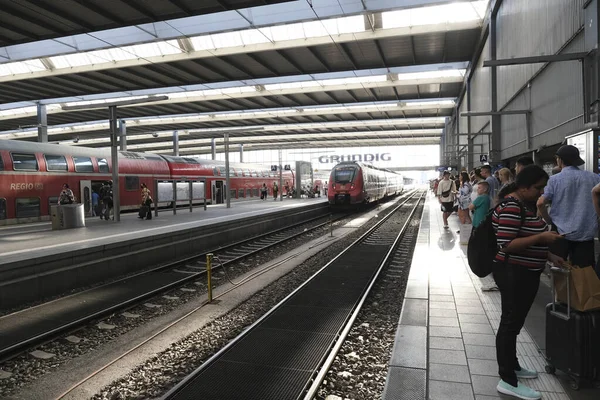 Treni Fermano Binario Della Stazione Centrale Monaco Baviera Germania Luglio — Foto Stock