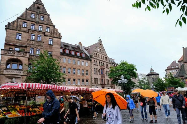 Compradores Mercado Comestibles Nuremberg Alemania Julio 2022 — Foto de Stock