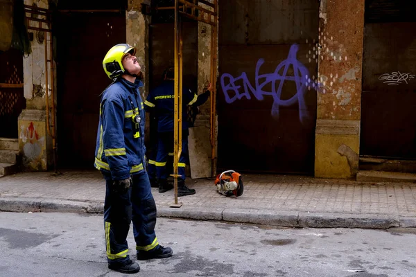 Пожежники Намагаються Загасити Пожежу Покинутому Будинку Центрі Афін Серпня 2022 — стокове фото