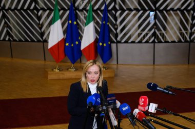 Yeni atanan İtalya Başbakanı Giorgia Meloni 3 Kasım 2022 'de Brüksel, Belçika' daki Avrupa Konseyi genel merkezinde basın mensuplarına konuştu..