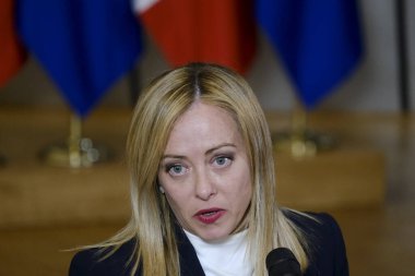 Yeni atanan İtalya Başbakanı Giorgia Meloni 3 Kasım 2022 'de Brüksel, Belçika' daki Avrupa Konseyi genel merkezinde basın mensuplarına konuştu..
