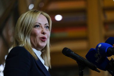 Yeni atanan İtalya Başbakanı Giorgia Meloni 3 Kasım 2022 'de Brüksel, Belçika' daki Avrupa Konseyi genel merkezinde basın mensuplarına konuştu..