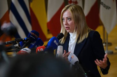 Yeni atanan İtalya Başbakanı Giorgia Meloni 3 Kasım 2022 'de Brüksel, Belçika' daki Avrupa Konseyi genel merkezinde basın mensuplarına konuştu..