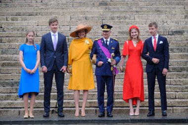 Belçika Kraliyet Ailesi 21 Temmuz 2022 'de Belçika' nın başkenti Brüksel 'de düzenlenen Belçika Ulusal Günü sırasında St. Michael ve St. Gudula Katedrali' ndeki Te Deum ayininden sonra yola çıktı..