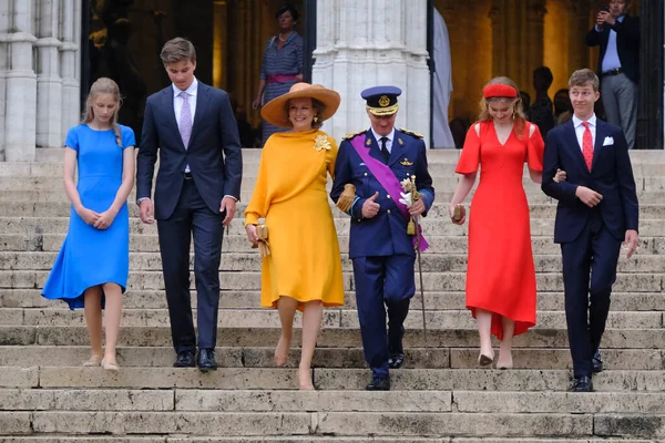在2022年7月21日于比利时布鲁塞尔举行的比利时国庆节期间 在圣米夏埃尔和圣古杜拉大教堂举行的Te Deum弥撒之后 比利时王室成员离开了 — 图库照片