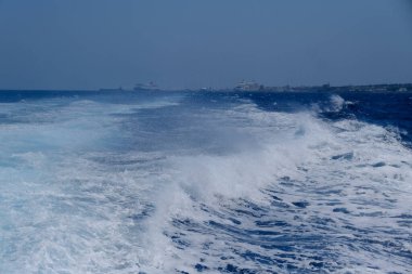 29 Temmuz 2022 'de Yunanistan' ın Rodos kentinde kara fırtınalı bir günde.