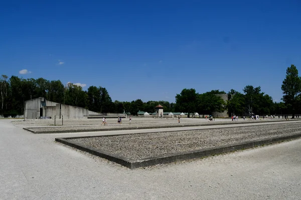 Návštěvníci Července 2022 Vydali Prohlídku Německého Koncentračního Tábora Dachau — Stock fotografie
