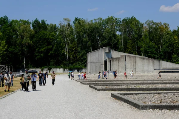 Los Visitantes Hacen Recorrido Campo Concentración Dachau Alemania Julio 2022 — Foto de Stock