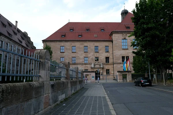2022年7月23日のドイツ ニュルンベルク中心部の裁判所の外観 — ストック写真